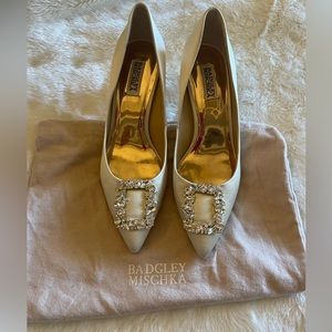 Badgley Mischka Cher White Satin Heels 8.5 Crystal Satin wedding heels